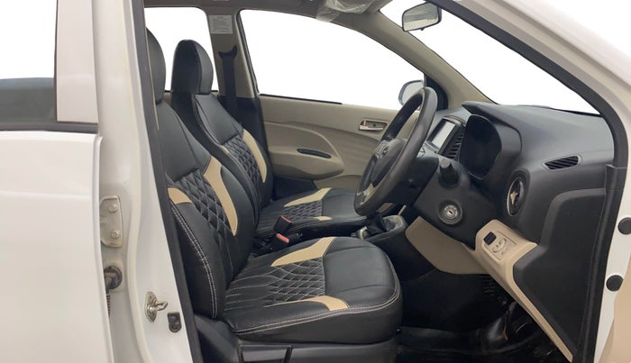 2019 Hyundai NEW SANTRO SPORTZ CNG, CNG, Manual, 1,38,197 km, Right Side Front Door Cabin