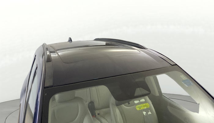 2021 Mahindra XUV700 AX 7 P MT 7 STR, Petrol, Manual, 79,059 km, Roof