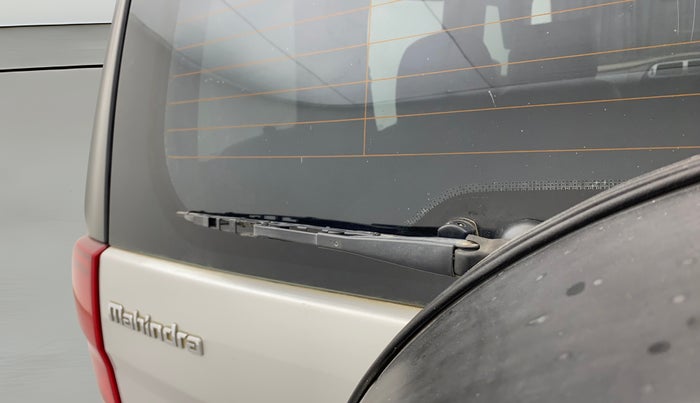 2016 Mahindra TUV300 T8, Diesel, Manual, 1,19,569 km, Rear Wiper