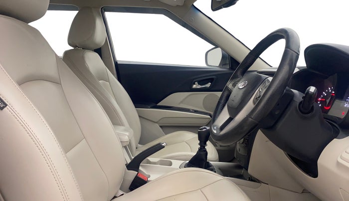 2021 Mahindra XUV300 W8 (O) 1.2 PETROL, Petrol, Manual, 1,22,446 km, Right Side Front Door Cabin