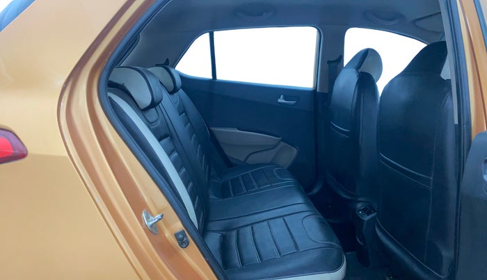 2014 Hyundai Grand i10 ASTA AT 1.2 KAPPA VTVT, Petrol, Automatic, 1,40,874 km, Right Side Rear Door Cabin