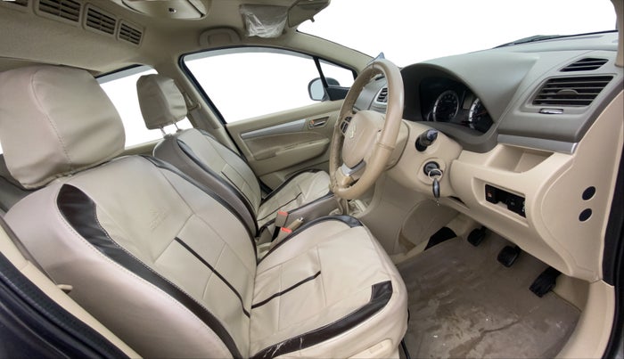 2016 Maruti Ertiga ZXI, Petrol, Manual, 86,966 km, Right Side Front Door Cabin