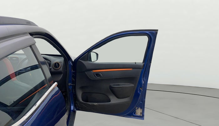 2018 Renault Kwid CLIMBER 1.0, Petrol, Manual, 63,246 km, RHS Front Door