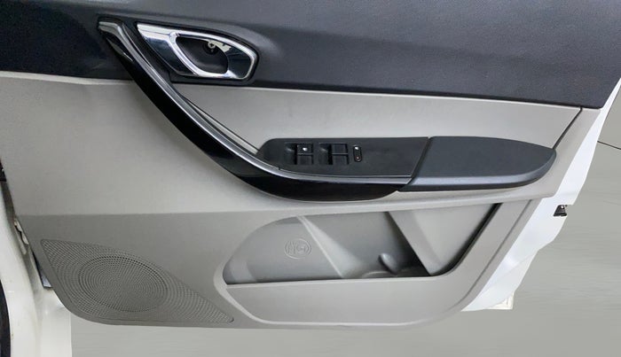 2019 Tata Tiago XZ PETROL, Petrol, Manual, 46,104 km, Driver Side Door Panels Control