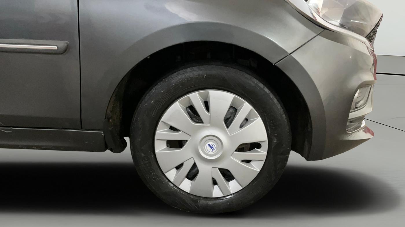 2020 Tata Tiago XZ PETROL, Petrol, Manual, 75,104 km, Right Front Wheel