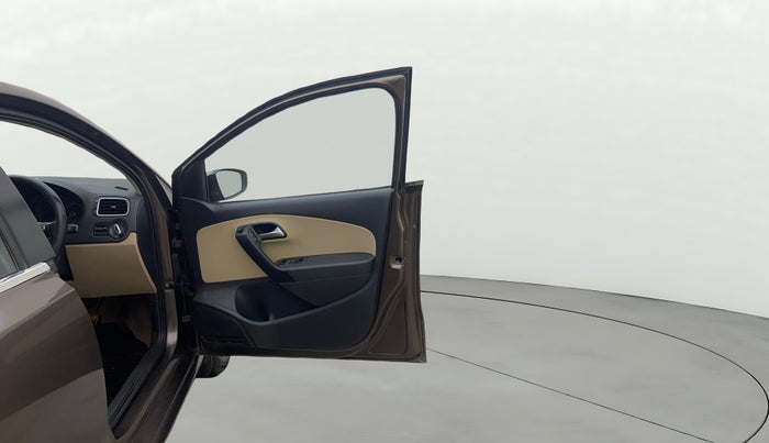 2017 Volkswagen Polo HIGHLINE1.2L, Petrol, Manual, 72,534 km, RHS Front Door