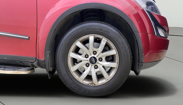 2019 Mahindra XUV500 W9 AT, Diesel, Automatic, 37,942 km, Right Front Wheel