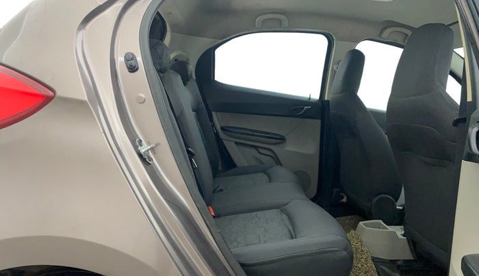 2016 Tata Tiago XT PETROL, Petrol, Manual, 82,868 km, Right Side Rear Door Cabin