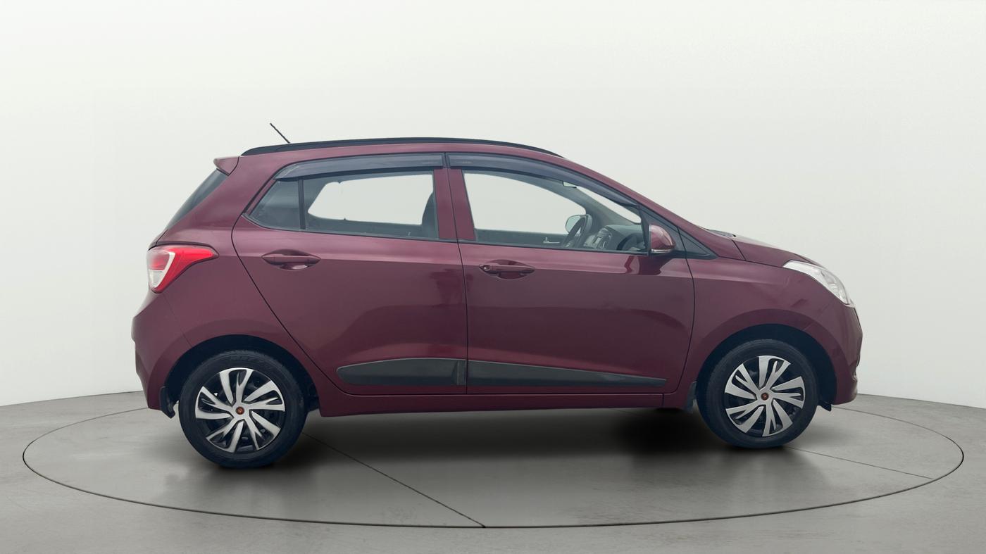 2016 Hyundai Grand i10 SPORTZ 1.2 KAPPA VTVT, Petrol, Manual, 38,332 km, Right Side View