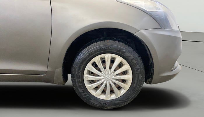 2015 Maruti Swift Dzire VXI, Petrol, Manual, 54,190 km, Right Front Wheel