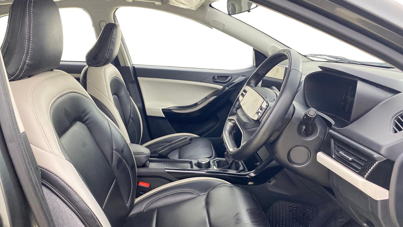 2025 Tata Curvv Creative S 1.2 Petrol 6MT, Petrol, Manual, 11,609 km, Right Side Front Door Cabin
