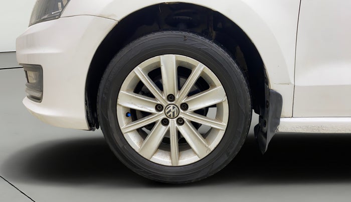 2016 Volkswagen Vento HIGHLINE 1.6 MPI, Petrol, Manual, 72,000 km, Left Front Wheel