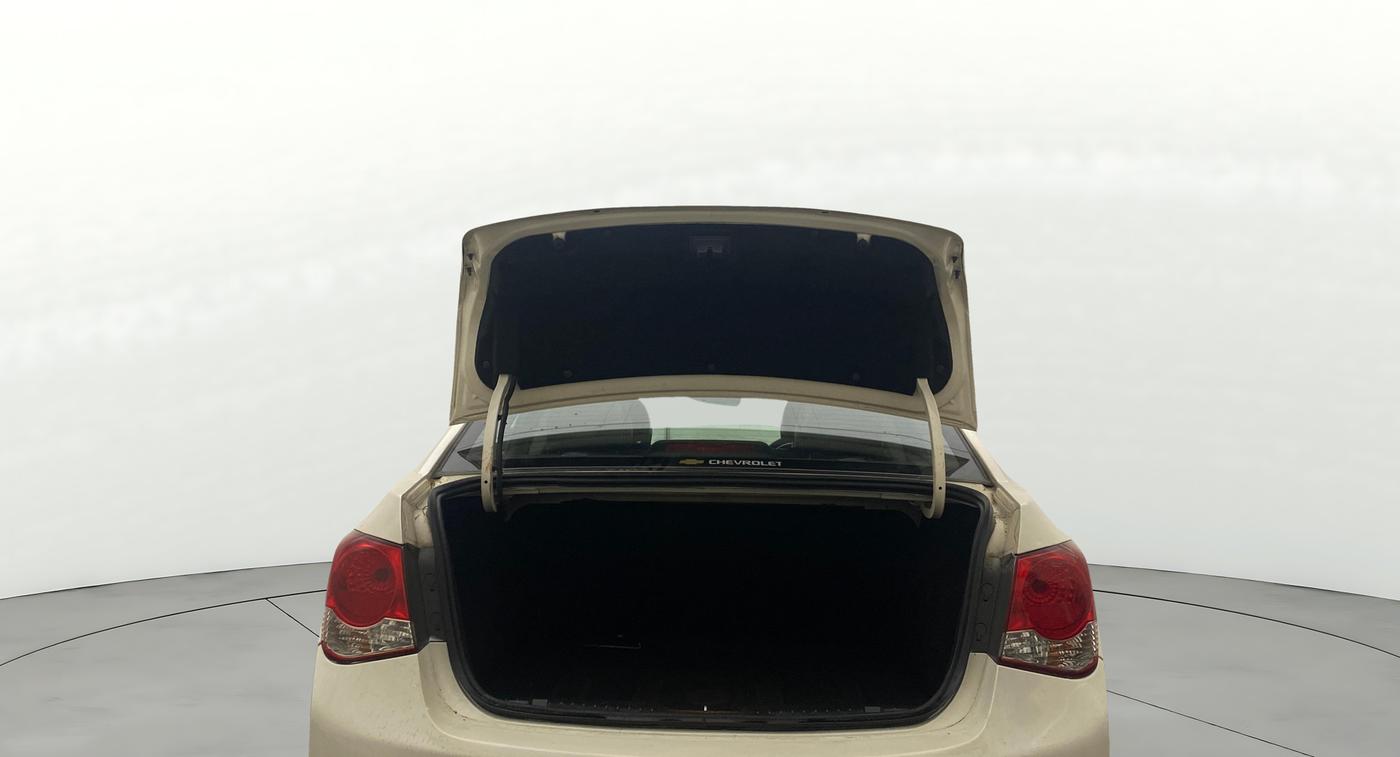 2015 Chevrolet Cruze LTZ, Diesel, Manual, 75,611 km, Boot Door Open