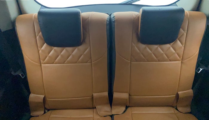 2018 Mahindra XUV500 W7, Diesel, Manual, 90,668 km, Third Seat Row ( optional )