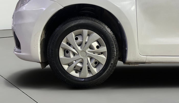 2022 Maruti Dzire LXI, CNG, Manual, 32,307 km, Left Front Wheel
