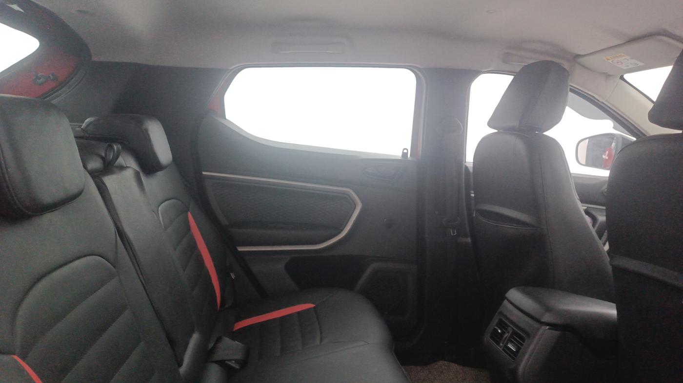 2021 Renault Kiger RXZ AMT DUAL TONE, Petrol, Automatic, 62,824 km, Right Side Rear Door Cabin