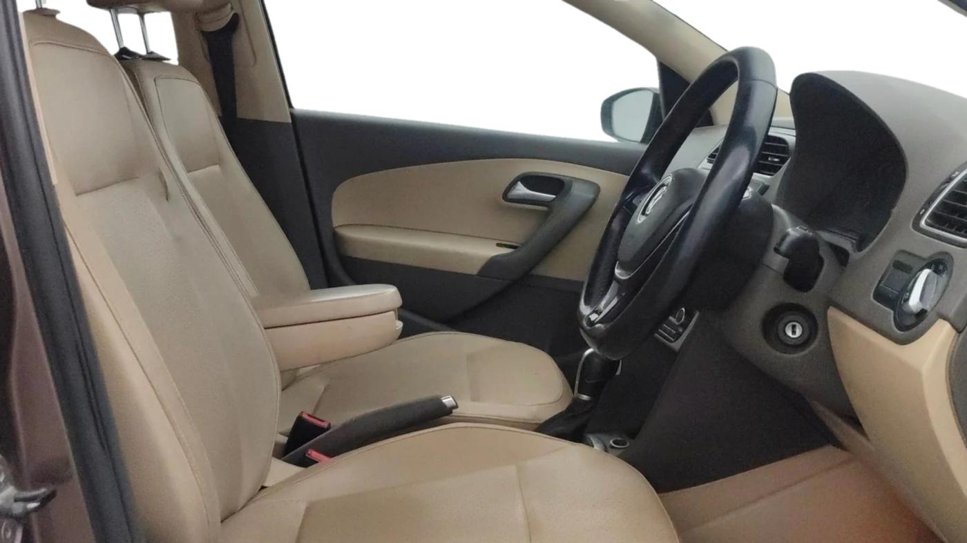 2017 Volkswagen Vento HIGHLINE PETROL AT, Petrol, Automatic, 1,13,139 km, Right Side Front Door Cabin