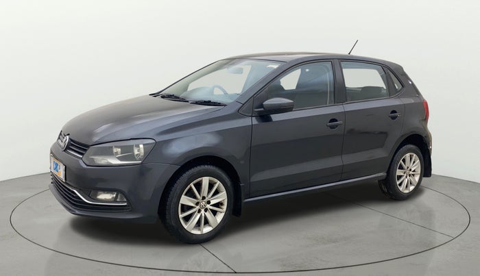 2015 Volkswagen Polo HIGHLINE1.5L, Diesel, Manual, 1,43,737 km, Left Front Diagonal
