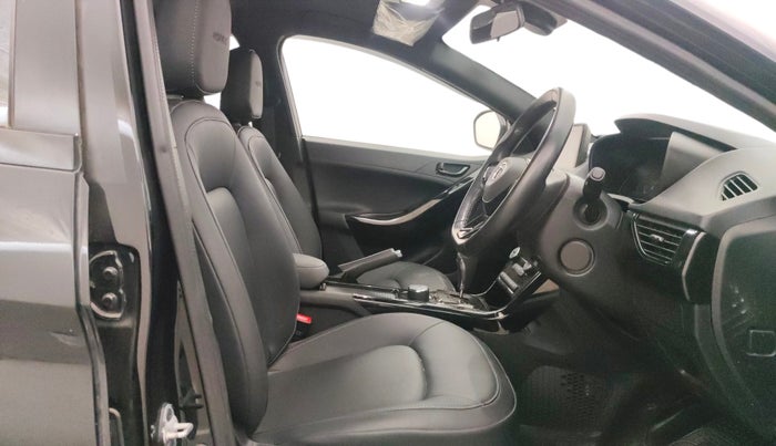 2022 Tata NEXON XZA PLUS (HS) PETROL DARK EDITION, Petrol, Automatic, 11,036 km, Right Side Front Door Cabin