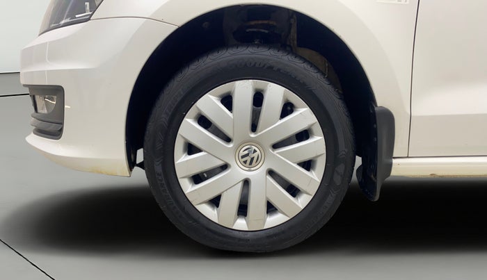 2018 Volkswagen Vento COMFORTLINE 1.6, Petrol, Manual, 44,789 km, Left Front Wheel