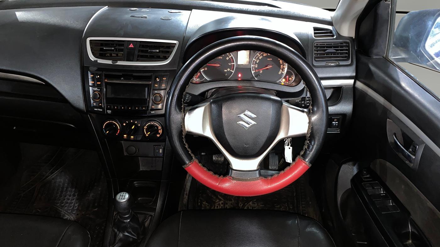 2015 Maruti Swift VXI, Petrol, Manual, 49,352 km, Steering Wheel Close Up