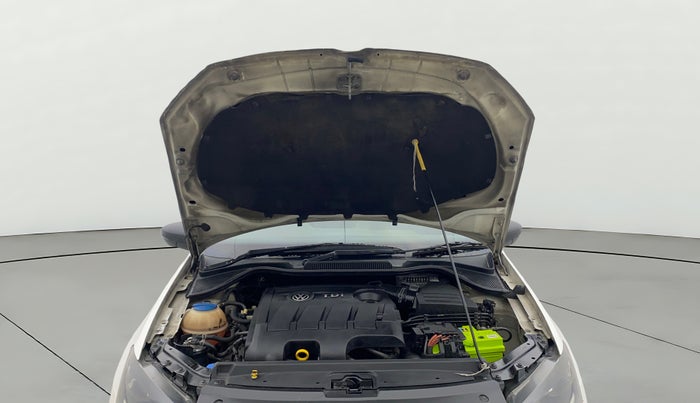 2017 Volkswagen Ameo HIGHLINE PLUS 1.5L AT 16 ALLOY, Diesel, Automatic, 1,37,489 km, Open Bonet