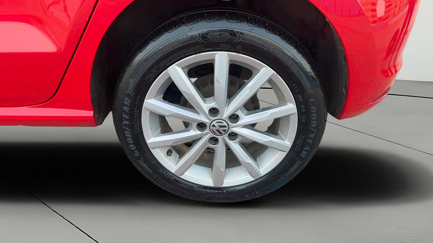 2018 Volkswagen Polo HIGHLINE PLUS 1.0 16 ALLOY, Petrol, Manual, 1,11,234 km, Left Rear Wheel