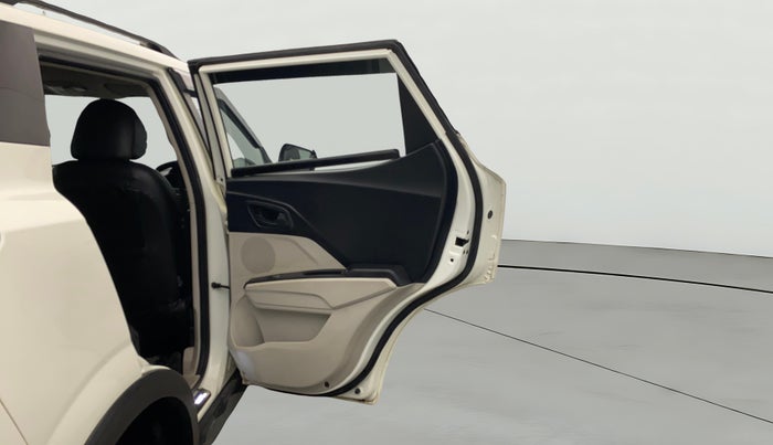 2022 Mahindra XUV300 W6 1.2 PETROL, Petrol, Manual, 41,291 km, RHS Rear Door