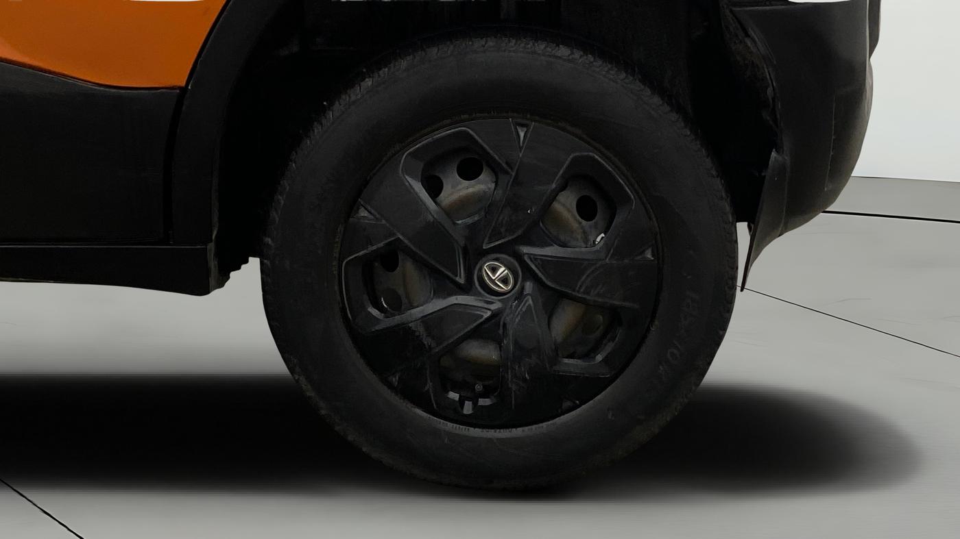 2022 Tata PUNCH ADVENTURE MT, Petrol, Manual, 61,537 km, Left Rear Wheel