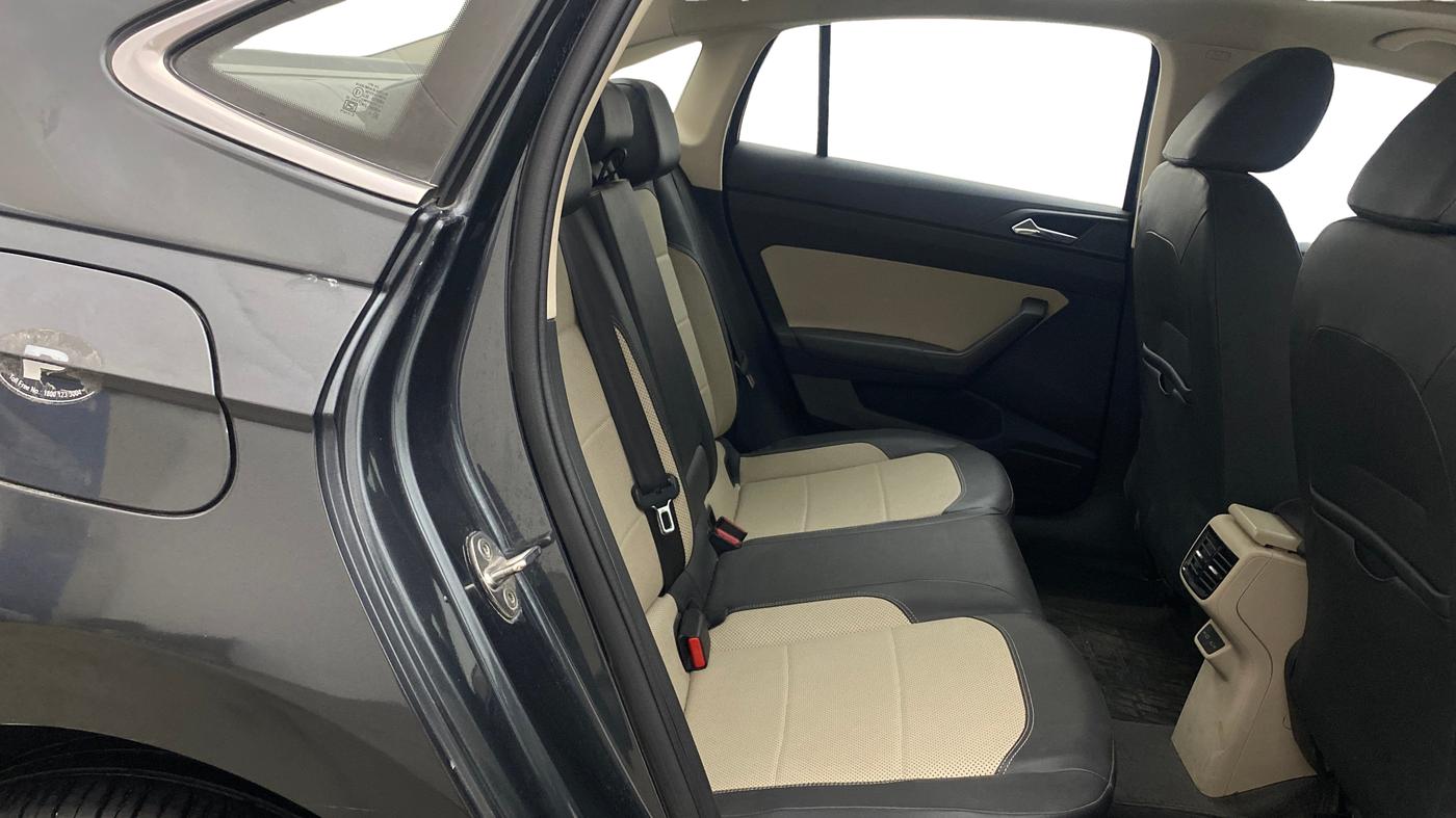 2022 Skoda SLAVIA STYLE 1.0L TSI AT, Petrol, Automatic, 88,338 km, Right Side Rear Door Cabin