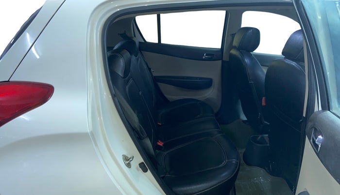 2014 Hyundai Elite i20 MAGNA 1.4 CRDI, Diesel, Manual, 92,927 km, Right Side Rear Door Cabin