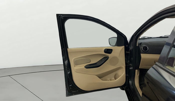 2015 Ford Figo Aspire TITANIUM 1.2 PETROL, CNG, Manual, 73,637 km, LHS Front Door