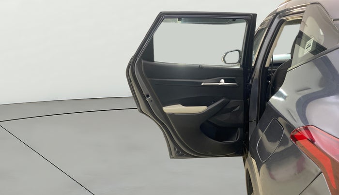 2022 KIA SELTOS HTK PLUS 1.5 DIESEL IMT, Diesel, Manual, 42,957 km, LHS Rear Door