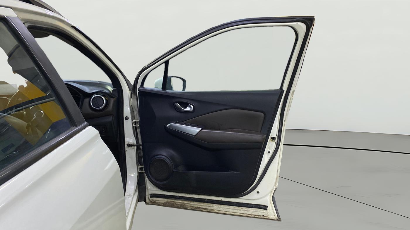 2019 Nissan Kicks XV DIESEL, Diesel, Manual, 1,11,329 km, RHS Front Door