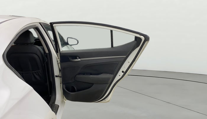 2016 Hyundai New Elantra 2.0 SX(O) AT PETROL, Petrol, Automatic, 1,01,757 km, RHS Rear Door