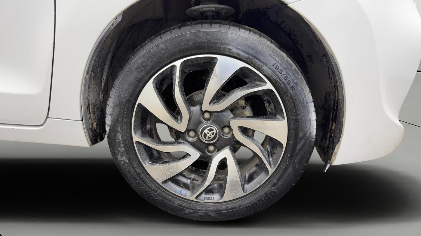 2021 Toyota Glanza G, Petrol, Manual, 54,359 km, Right Front Wheel