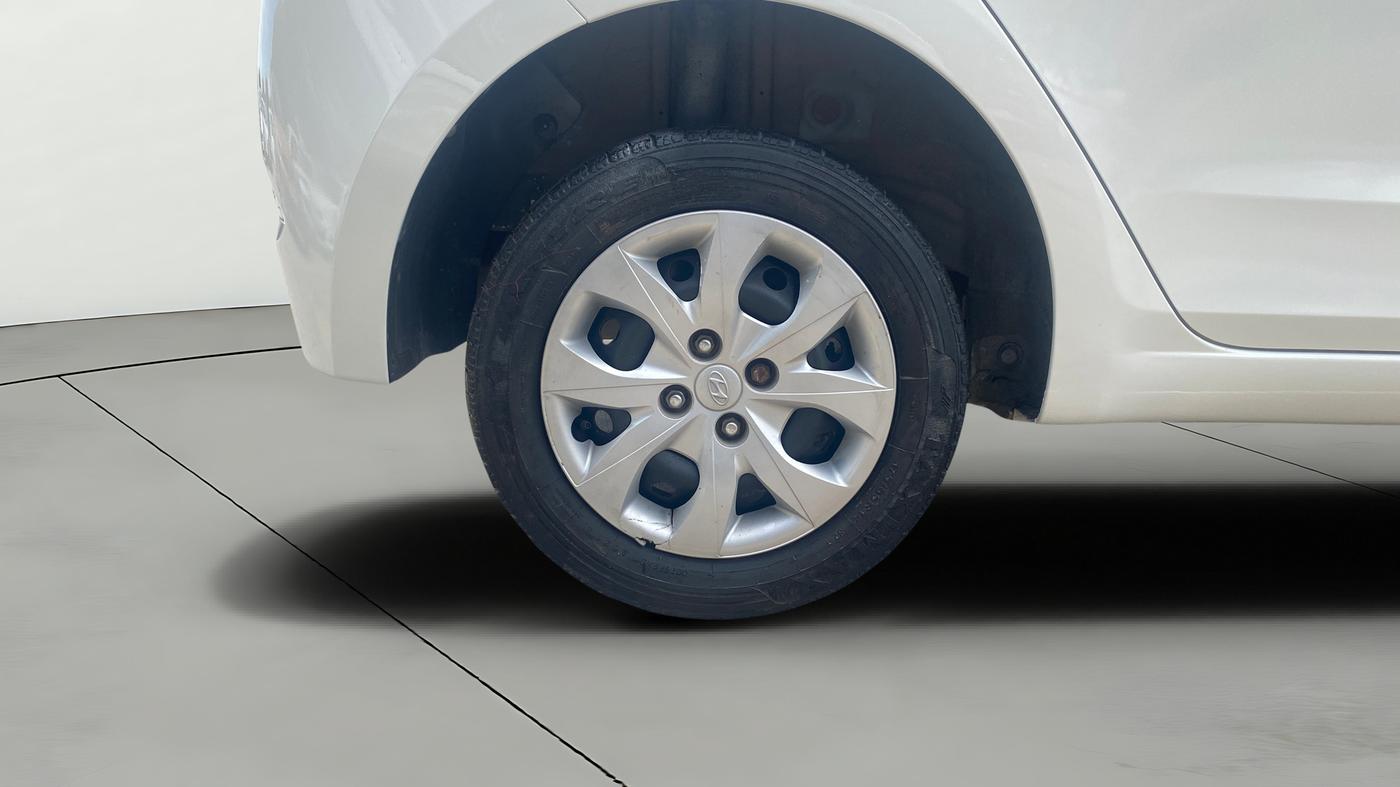 2015 Hyundai Elite i20 MAGNA 1.2, Petrol, Manual, 33,459 km, Right Rear Wheel