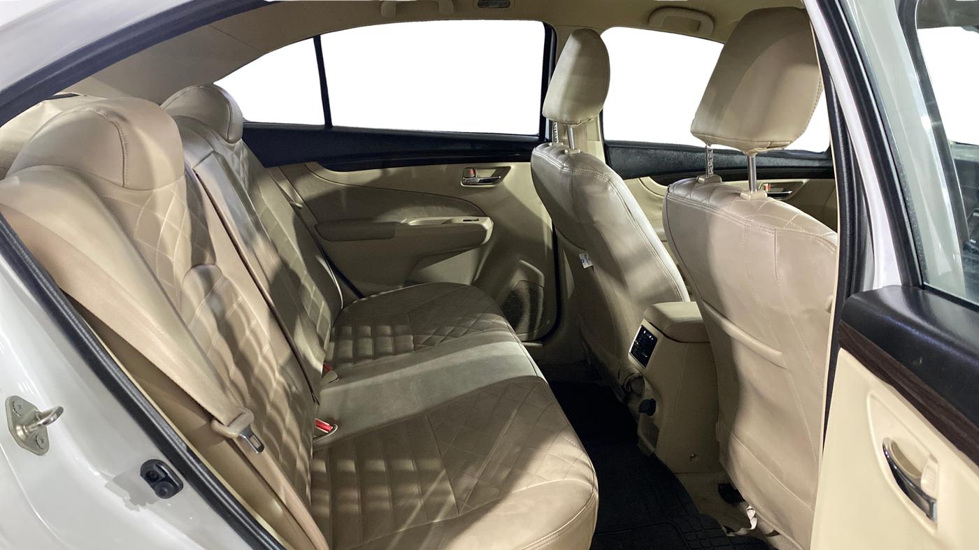 2016 Maruti Ciaz ZXI, Petrol, Manual, 33,966 km, Right Side Rear Door Cabin