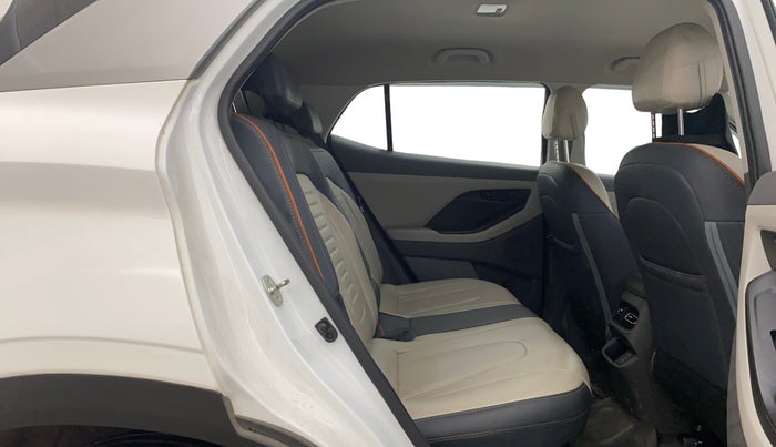 2024 Hyundai Creta E 1.5 PETROL, Petrol, Manual, 20,038 km, Right Side Rear Door Cabin