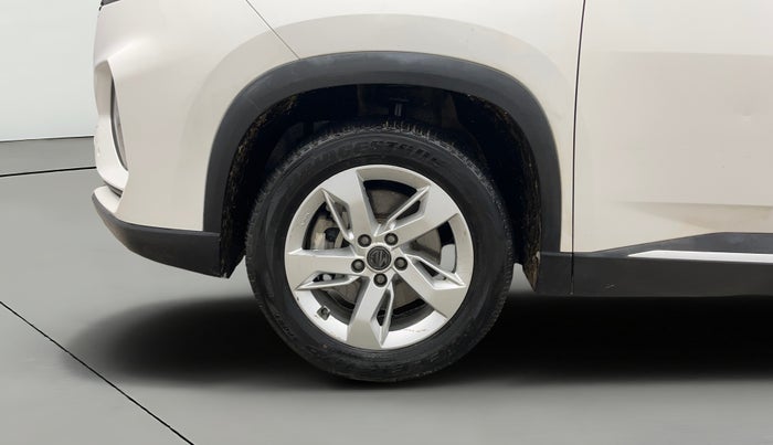 2021 MG HECTOR PLUS SUPER 1.5 PETROL TURBO HYBRID MT 7-STR, Petrol, Manual, 91,637 km, Left Front Wheel