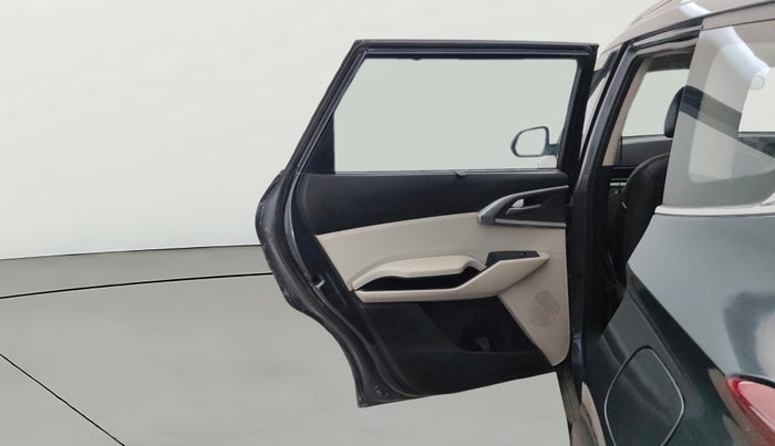 2022 KIA CARENS PRESTIGE PLUS 1.4 PETROL 7 STR, Petrol, Manual, 1,21,761 km, LHS Rear Door