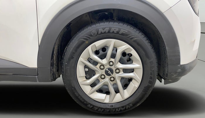 2023 KIA CARENS  PREMIUM 1.5 TURBO PETROL IMT 7 STR, Petrol, Manual, 28,543 km, Right Front Wheel