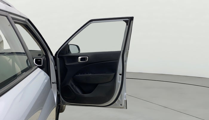 2021 Hyundai VENUE S 1.2, Petrol, Manual, 28,406 km, RHS Front Door