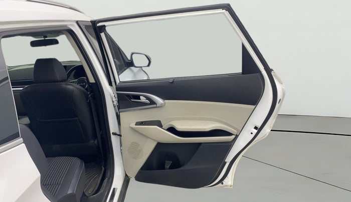 2022 KIA CARENS PRESTIGE PLUS 1.5 DIESEL 7 STR, Diesel, Manual, 33,074 km, RHS Rear Door