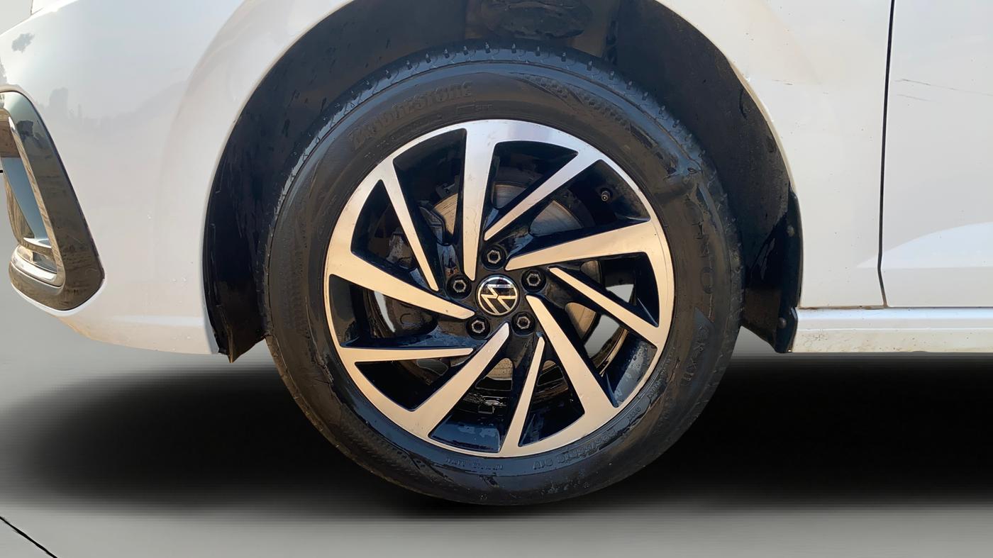 2022 Volkswagen VIRTUS TOPLINE TSI 1.0 AT, Petrol, Automatic, 67,723 km, Left Front Wheel