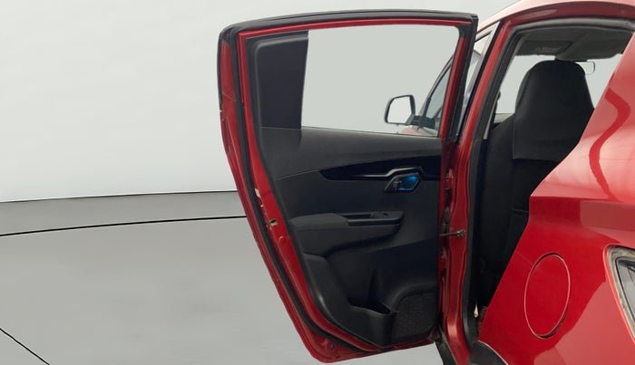 2017 Mahindra KUV 100 NXT K8 D 6 STR, Diesel, Manual, 84,353 km, LHS Rear Door