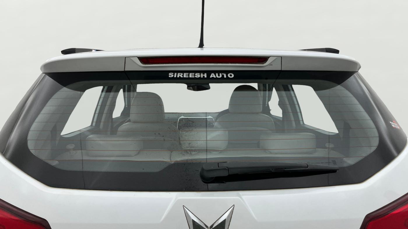 2024 Mahindra XUV300 W8 (O) 1.2 PETROL AMT, Petrol, Automatic, 16,200 km, Rear Windshield