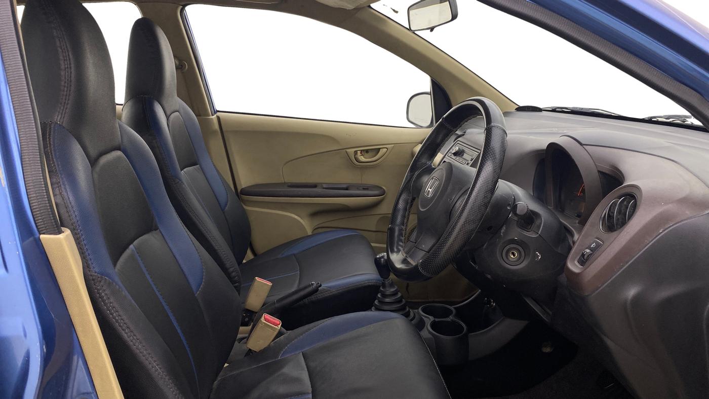 2013 Honda Amaze 1.2L I-VTEC EX, Petrol, Manual, 1,16,263 km, Right Side Front Door Cabin
