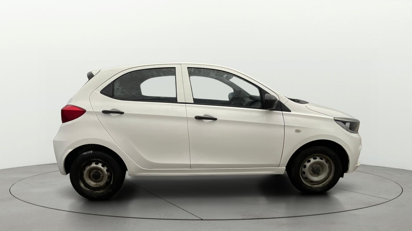 2022 Tata Tiago XE PETROL, Petrol, Manual, 37,973 km, Right Side View