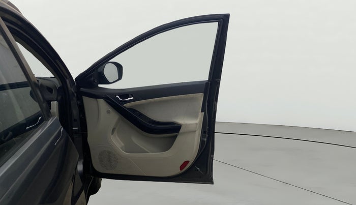 2021 Tata NEXON XZA PLUS SUNROOF PETROL, Petrol, Automatic, 38,288 km, RHS Front Door